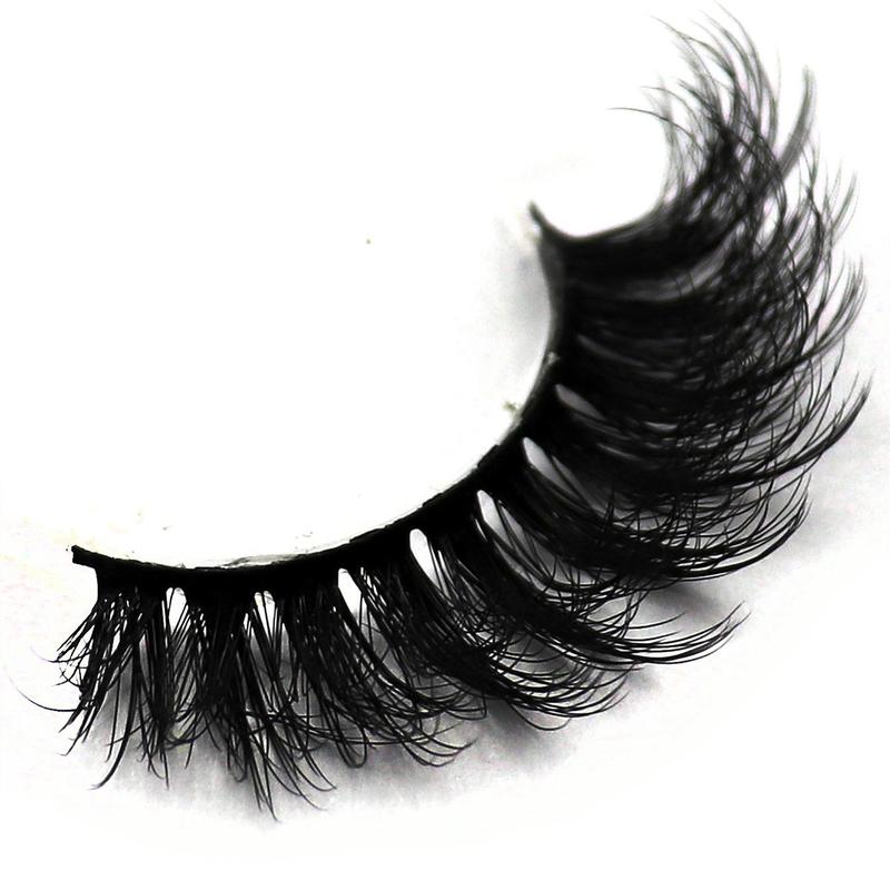 Long Fluffy False Strip Lashes, 1 Pair Wispy Cat-Eye Look Faux Eyelashes, Natural Look Eyelash Extensions, Volumized Eyelashes