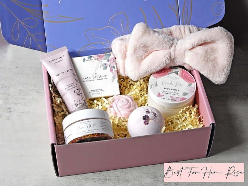 Gift Box| Christmas Gift Basket for Women| Thank you gift |Care Package for women| Birthday Gift| Holiday Gift