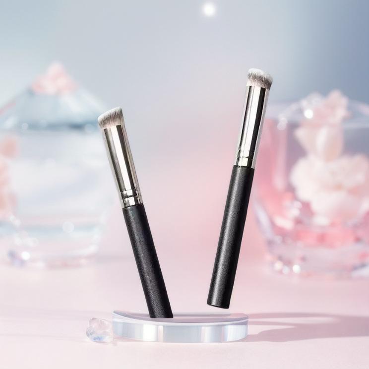 （Not For Sale）ZLIKE Free Gift 1 Pcs Flashy Concealer Brush(Do Not Order Separately)