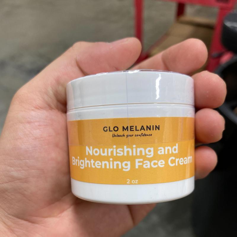 Glo Melanin Nourishing and Brightening Face Cream with Chamomile Extract & Raw Manuka Honey facial cream