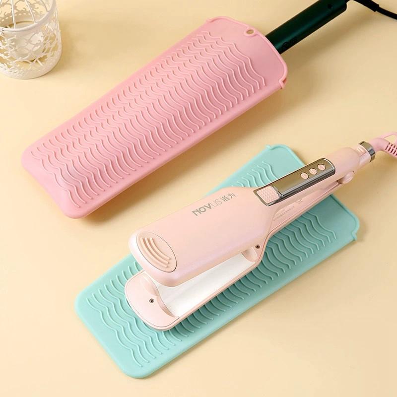 Heat Resistant Silicone Mat with Hanging Hole Style, Straightener Heat Resistant Travel Mat & Pouch for Curling Iron, Hair Straightener, Flat Iron and Other Hot Hair Styling Tools